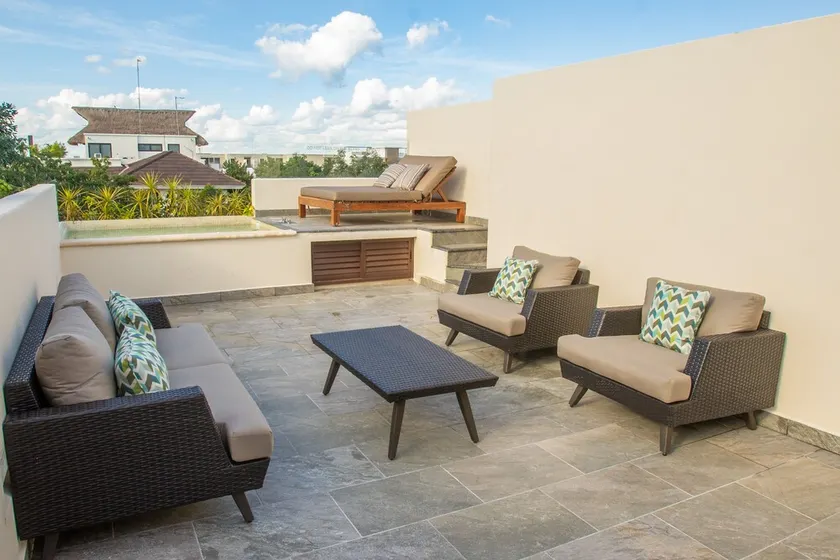 Luxurious penthouse ideal for families or groups - Image 1