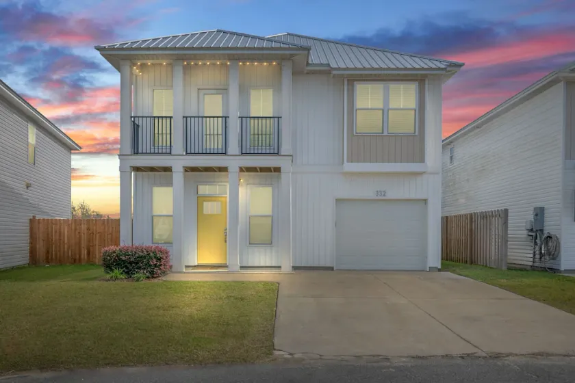 Luxury Coastal Inspired 4-Bedroom in Panama City - Image 1