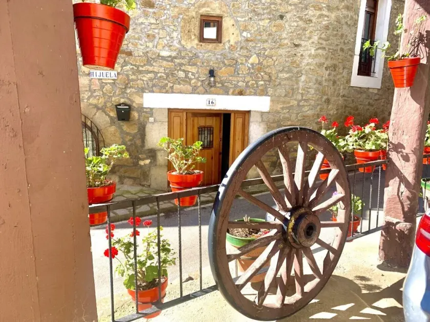 4 bedrooms, 2 bathrooms, 80m2 terrace with views, office and children playroom  - Image 1