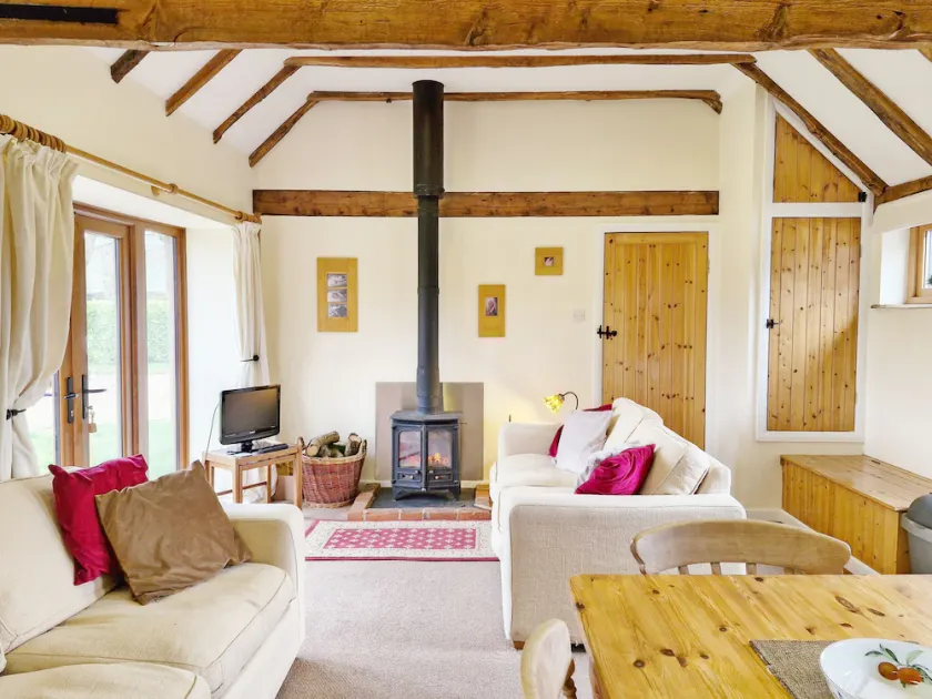 The Dairy , Petersfield -  a barn conversion that sleeps 4 guests  in 1 bedroom - Image 1