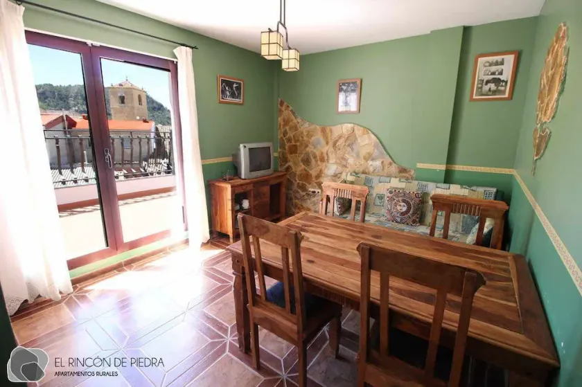 (fuld leje) El Rincón de Piedra til 4 personer - Image 1