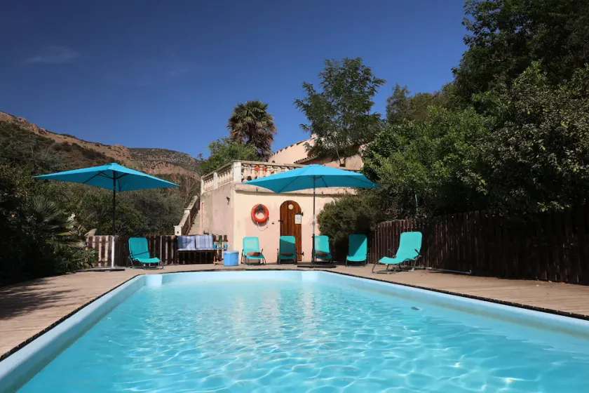 Spacieux trois chambres Montagne Villa avec piscine - Image 1