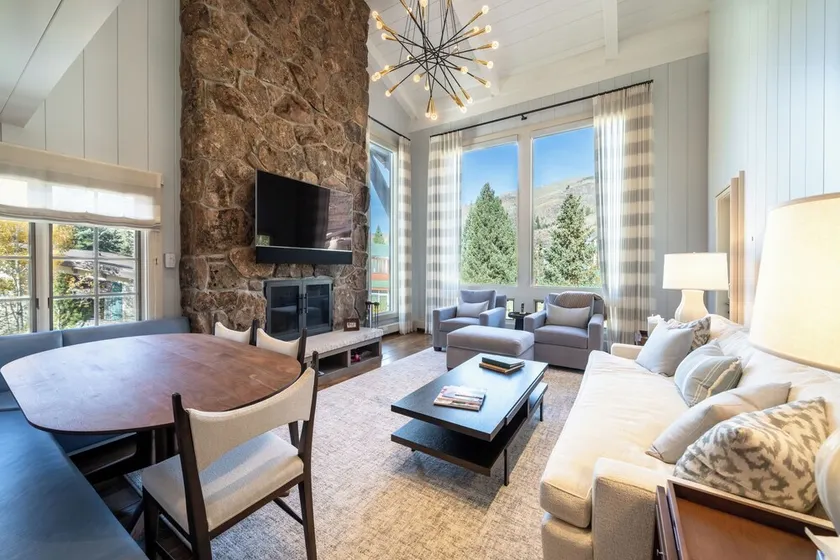 Deluxe Snow-capped Suite, MTN views, hot tub+sauna access, steps from Vail Lifts - Image 1