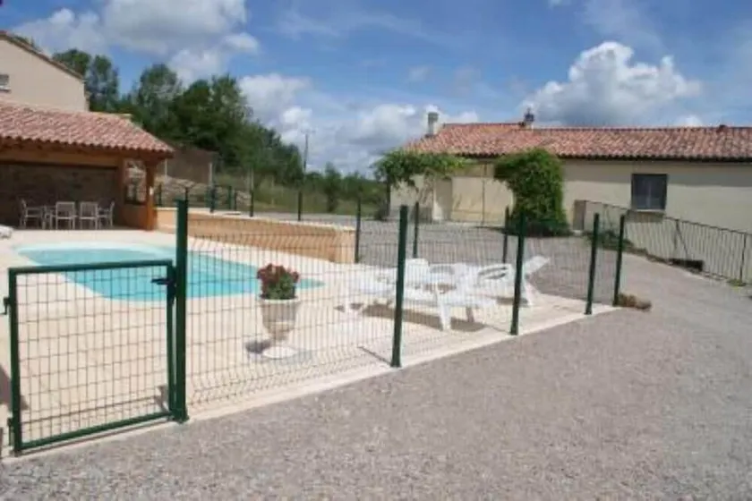 cottage in the countryside with private pool, covered summer kitchen at thégra - Image 1