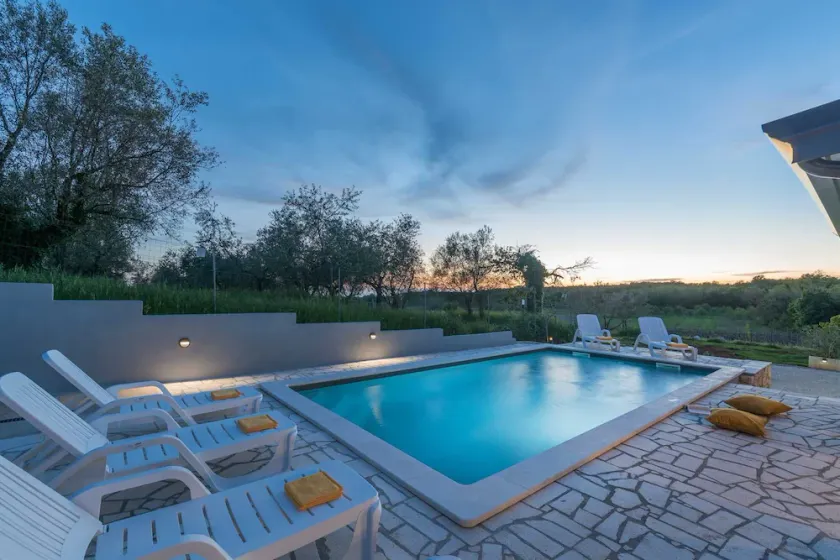 3 BD Villa with Private pool, Jacuzzi and Volleyball Court - Image 1