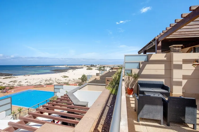 Vacation Home \"Vistas Paraíso\" with Sea View, Shared Pool & Wi-Fi - Image 1
