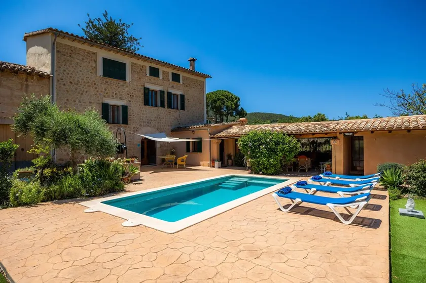 Vacation home with garden and view – Villa Frontera - Image 1