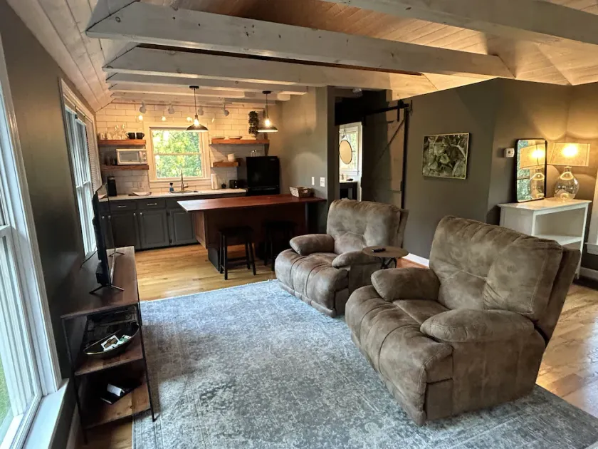 Studio Rental in Elkin, Yadkin Valley Wine Region - Image 1