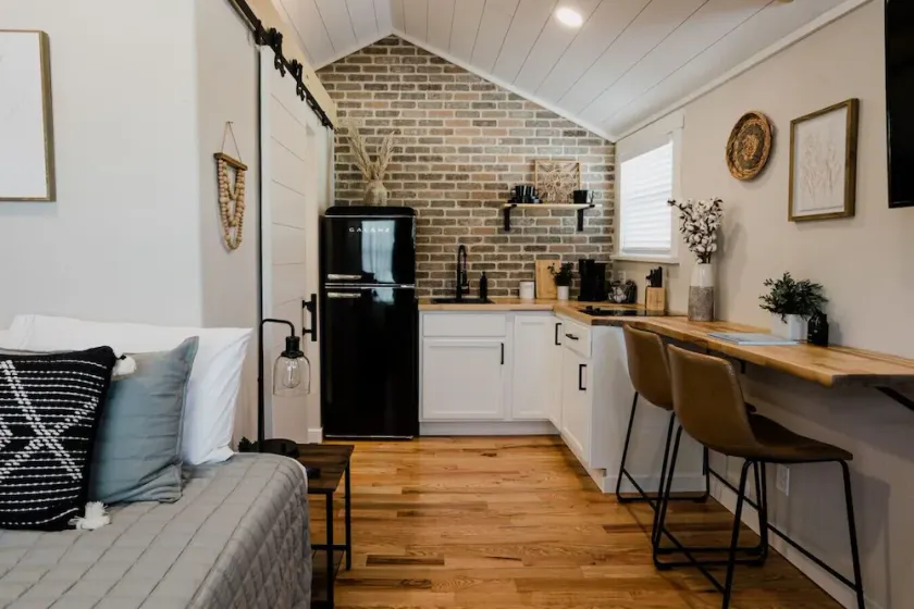 Beautiful Spearfish Tiny House - Image 1