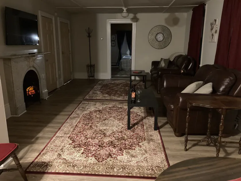 😊Cozy Downtown🍷FreeWine🍷10min to Portsmouth/UNH🚘 - Image 1
