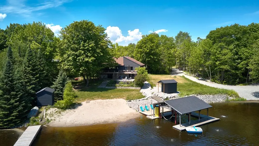 The Lake House! Private 3.6 Acres Family Retreat! - Image 1