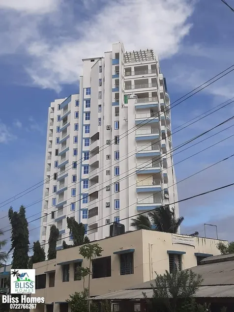 Lux Suites Moonlight Luxury Apartments - Image 1