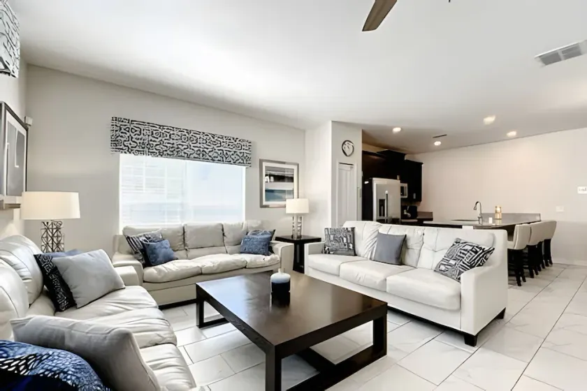 Stunning 5 bedroom house near Disney - Image 1