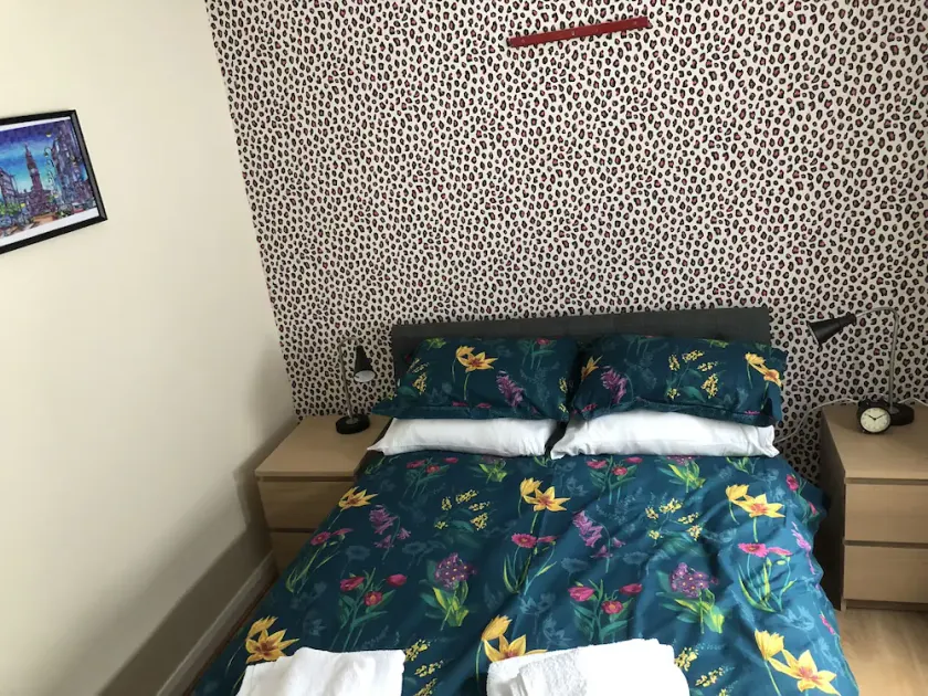 Entire house with ensuite and WIFI - Image 1