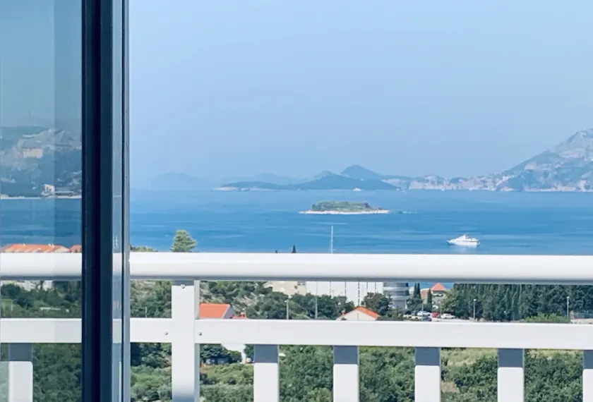 Luxury Apartment  3 close to the beach and pools with a stunning sea view - Image 1