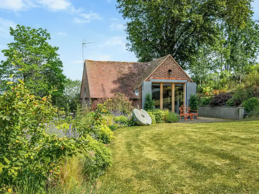 Cottage avec barbecue, jardin et terrasse | Vue rivière - Image 1