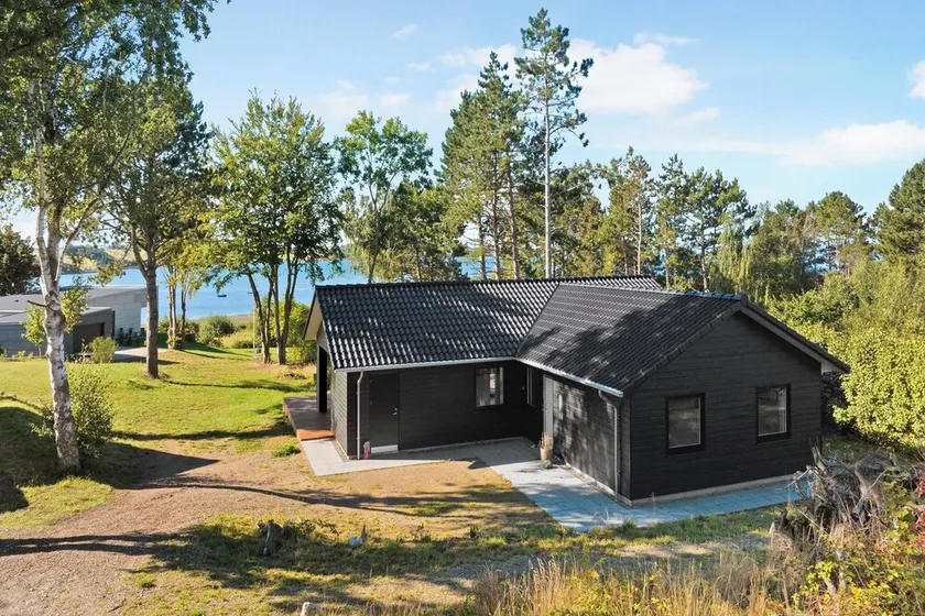 New summer house from 2021 with sea view - Image 1