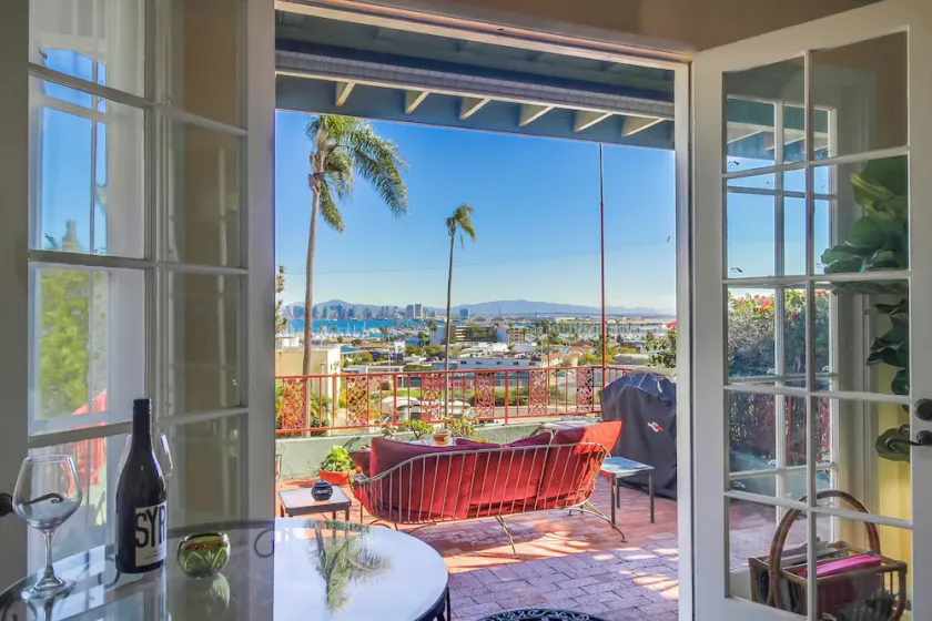 Magnifique Bay View & Sunrise / Sunsets depuis votre terrasse privée et ensoleillée! - Image 1