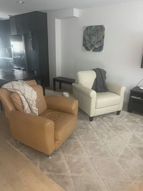 Modern 3 BR Townhouse just steps to Alki Beach - Image 1