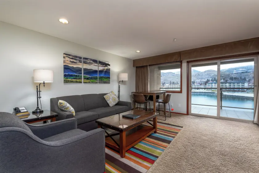 Grandview 645 Waterfront condo on Lake Chelan - Image 1