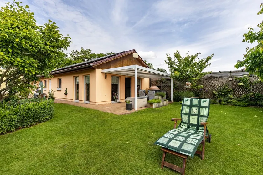 Holiday Home 'Ferienhaus 75 Qm, 1 Schlafzimmer' with Private Terrace, Shared Garden and Wi-Fi - Image 1