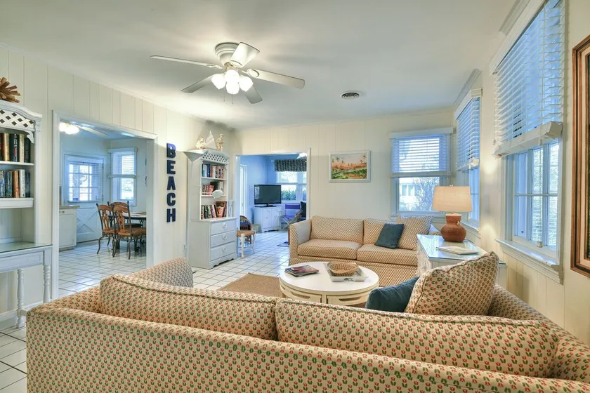 Classic Lewes Beach Cottage - Image 1