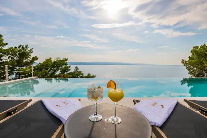 Luxury Villa Bacana near the sea in Brela, sauna, jacuzzi, family, quiet area, heated pool, gym - Image 1