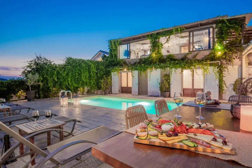 Villa Tramonto with Private Heated Pool, by ZanteWize - Image 1