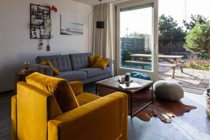 Appartement spacieux et confortable avec jardin privé au pied des dunes. - Image 1