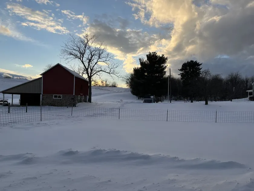 Studio<br>w/kitchen on Alpaca farm Sodus Bay, Wine trails & Brantling ski slope - Image 1