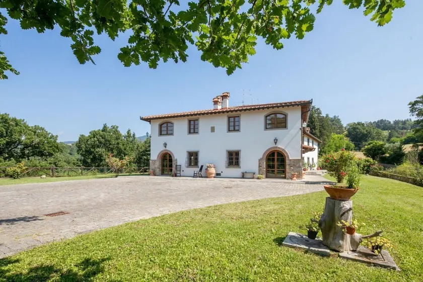Villa Scarperia by Mmega - Image 1
