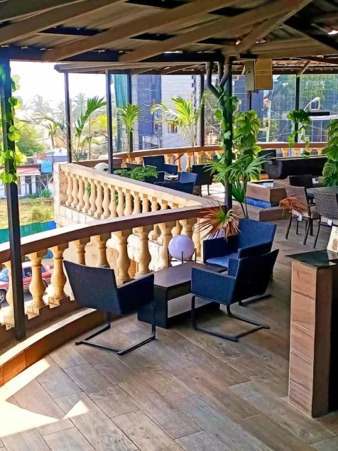 Bella Casa Hotel - Image 1