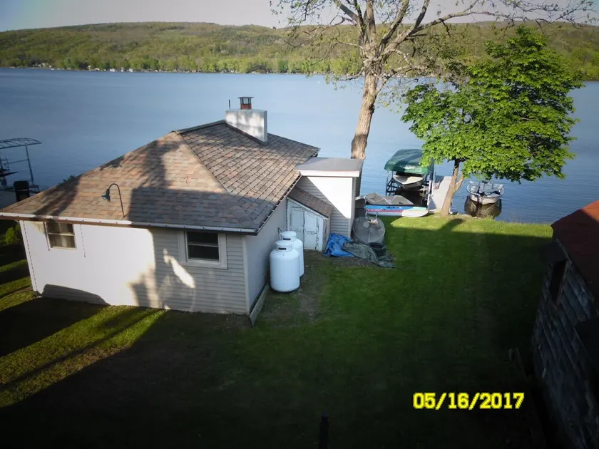 Honeoye Lake Waterfront Cottage - Image 1