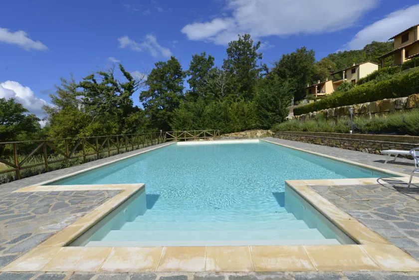 Landhaus in Dorf mit Pool in der Nähe von Castagneto Carducci und Bolgheri - Image 1