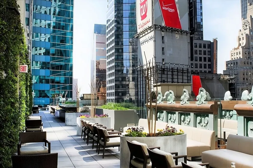 2 Premier City View Rooms with Two Queen Beds at The Knickerbocker Hotel - Image 1