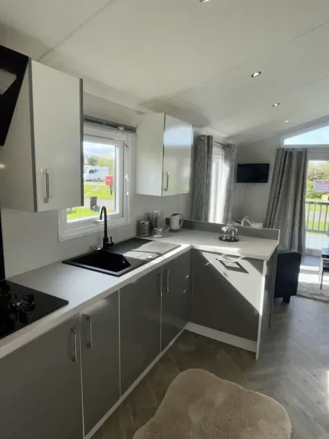 Modern Homely Chalet in Tuxford - Image 1