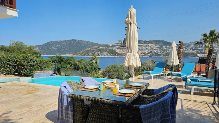 Lyxig havsfront två sovrum. Fantastisk Infinity Pool med havsutsikt. Gratis wifi - Image 1
