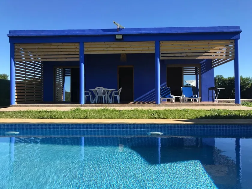 Blue house - Image 1