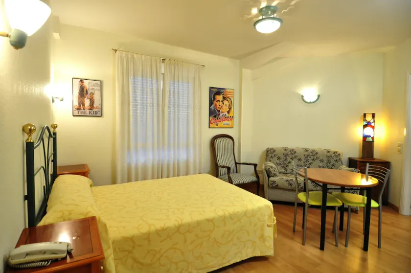 Hotel Apartamentos Aralso Sotillo - Image 1