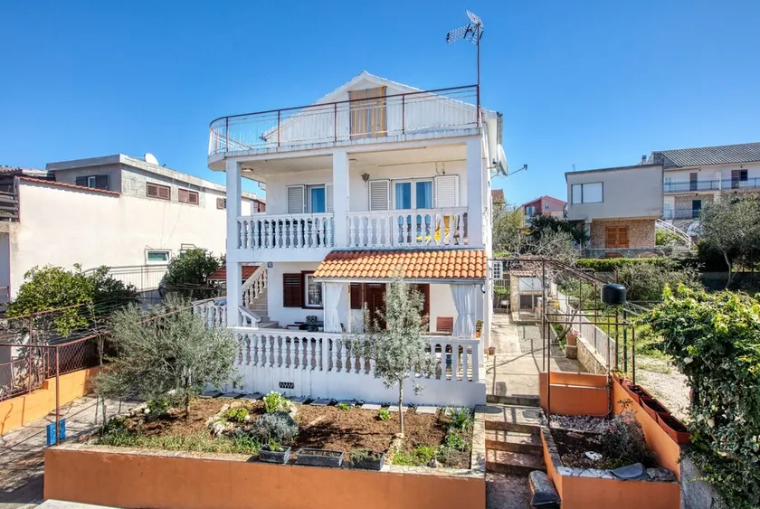 Two bedroom apartment near beach Grebaštica, Šibenik (A-11463-a) - Image 1