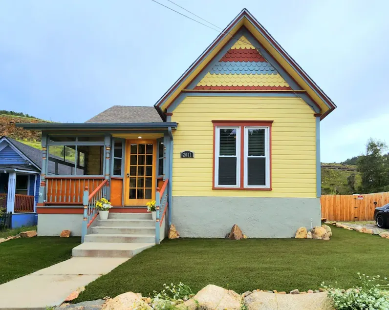 Historic Idaho Springs Home: Remodeled, Near Skiing, biking, gondola & bistros! - Image 1