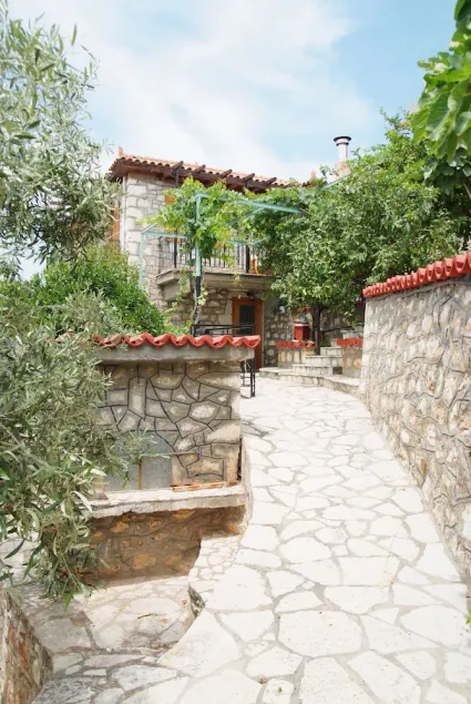Fourlas Stone House. No: 00000151796 - Image 1
