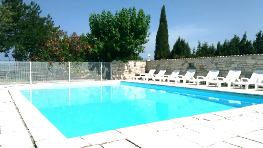 *** klassificeret sommerhus med opvarmet pool nær Gorges de l'Ardèche - Image 1