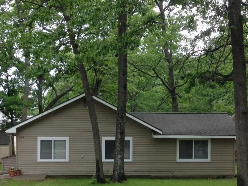 3 Bedroom/ 1 Bath Houghton Lake Getaway - Image 1