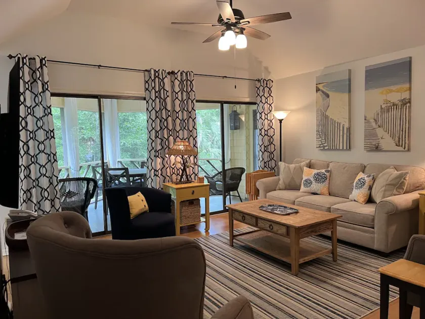 Short, pleasant walk to the beach! Two bedrooms, two baths. Dogs OK. - Image 1