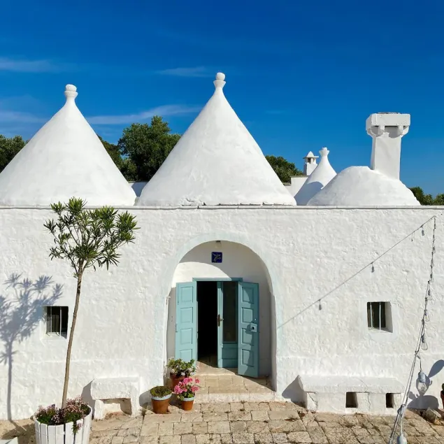 Historical holiday property Borgo Fianco a Fianco with sea views - Image 1