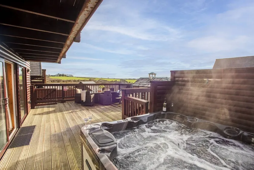 Lodge 40 - Resort & Spa & Hot Tub & Free Wi-Fi - Image 1