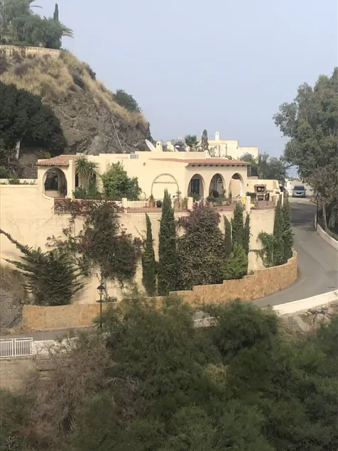 Panoramablick auf das Meer mit Blick auf den Strand von Mojacar Playa. - Image 1