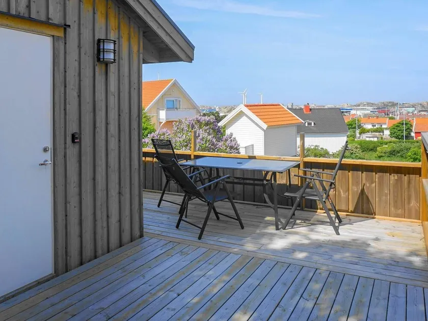 3 person holiday home in Rönnäng - Image 1