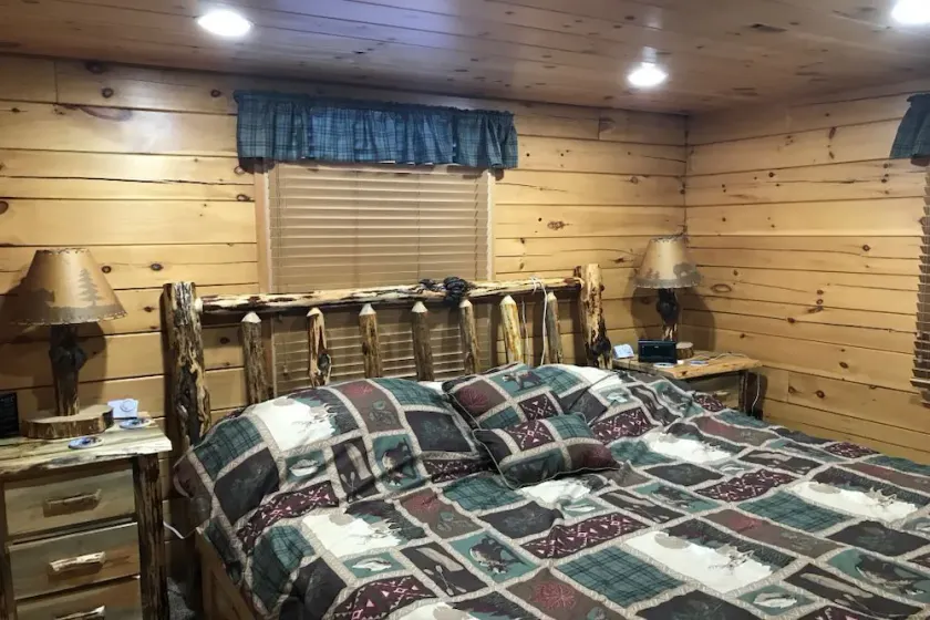 Mountain Cabin Near 49 Degrees North Ski Resort and the best Huckleberry picking - Image 1